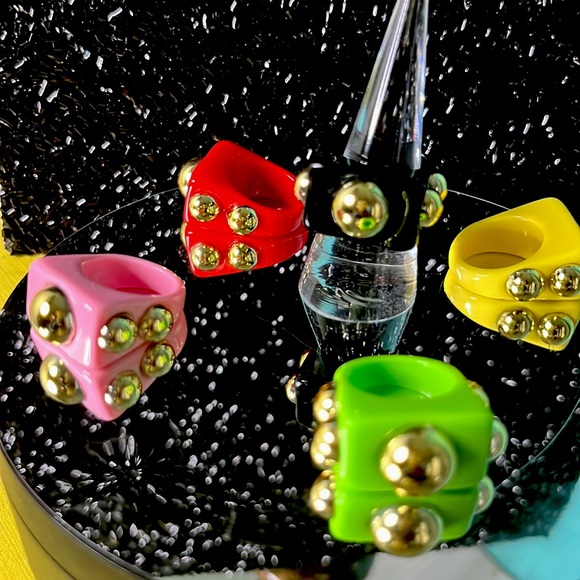 Fun Fashion Statement Rings - Picture 6 of 9